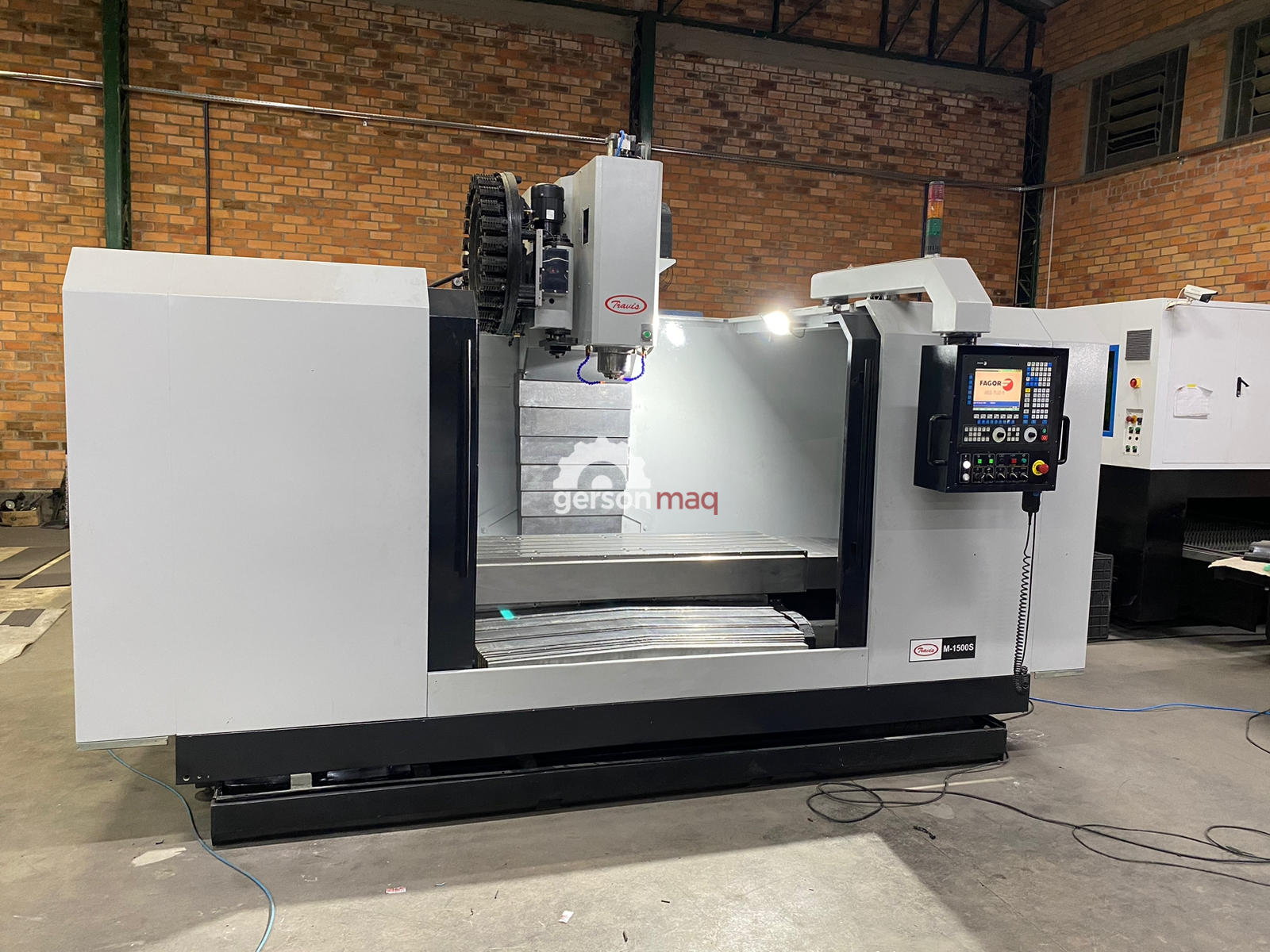 CENTRO DE USINAGEM TRAVIS M1500 SL ano 2010 reformada